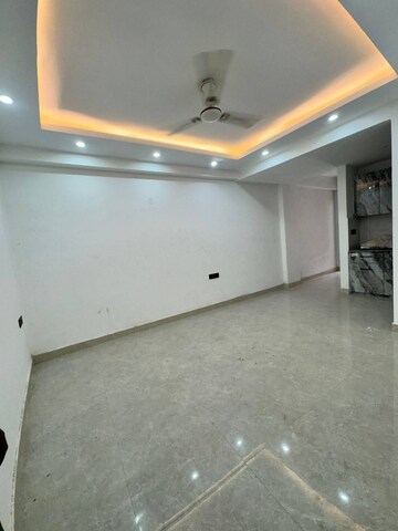 Room in 1 BHK Builder Floor at Saket – for Rent