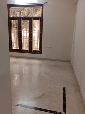 Room in 3 BHK Builder Floor at Jayanagar – for Rent
