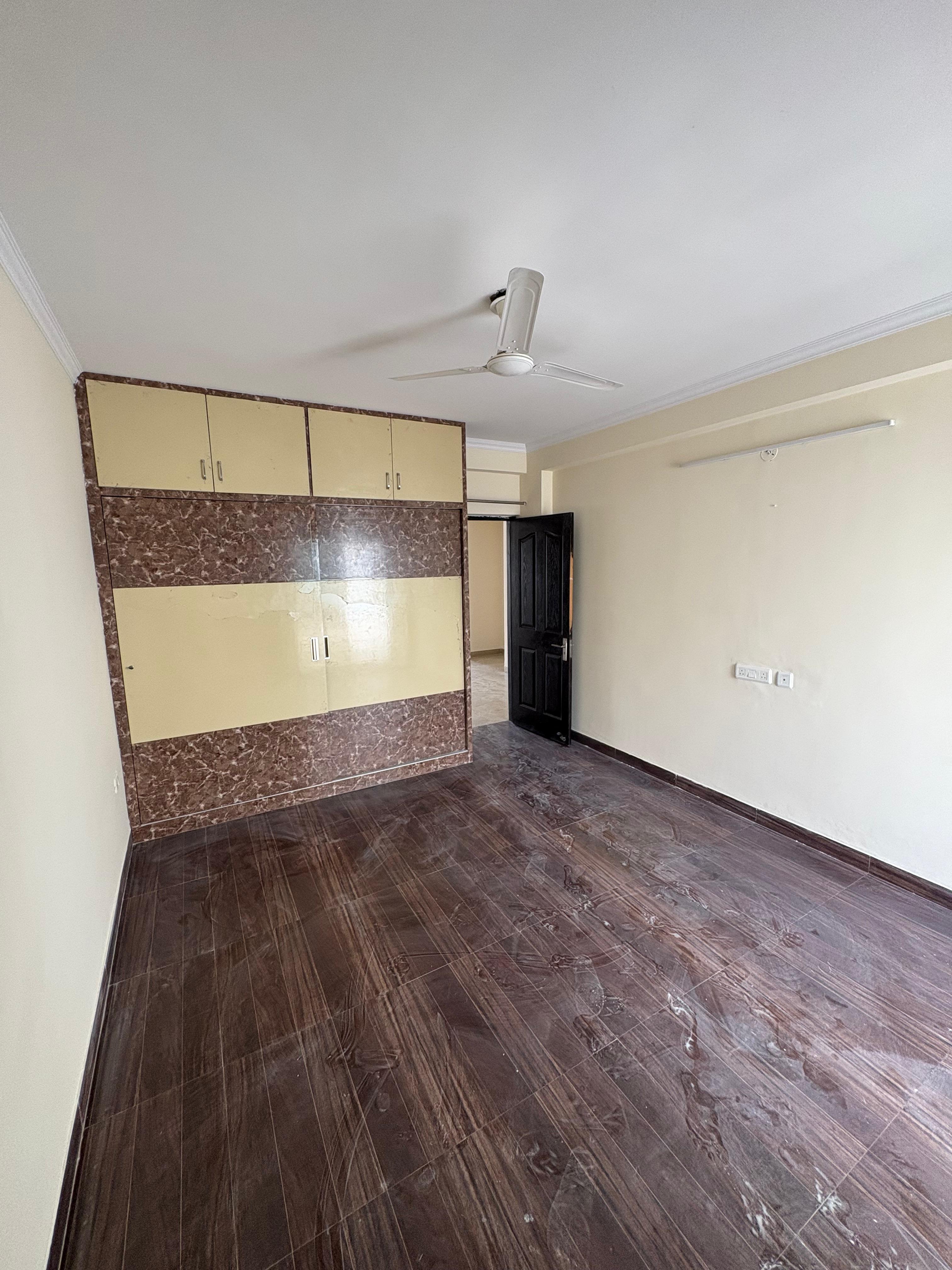 3 BHK + Servant Room Apartment For Rent in Manglam Aananda