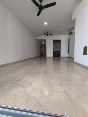 Room in 2.5 BHK Apartment at Wadhwa Imperial Heights, Goregaon West – for Rent