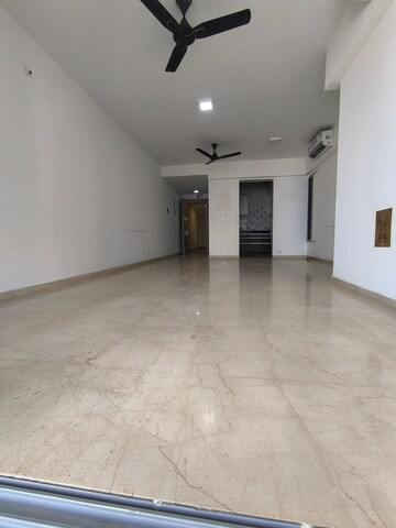 Room in 2.5 BHK Apartment at Wadhwa Imperial Heights, Goregaon West – for Rent