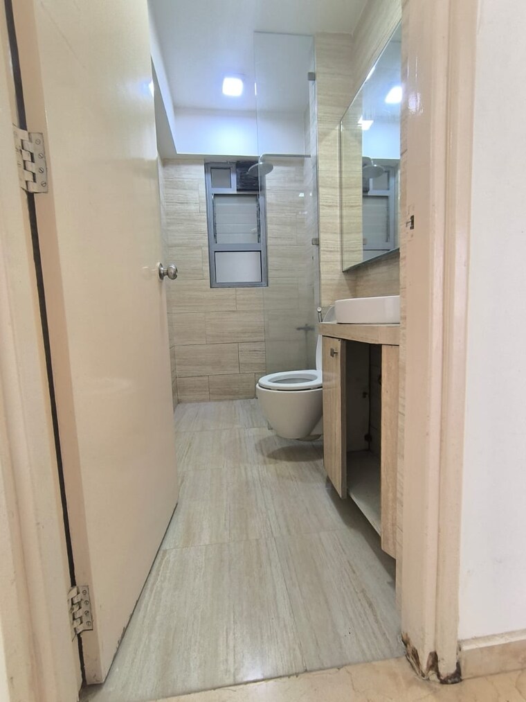 Bathroom, wadhwa-imperial-heights 2.5 Bedroom 980 Sq.Ft. Apartment In Goregaon West Mumbai 9575297
