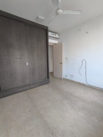 Room in 2.5 BHK Apartment at Wadhwa Imperial Heights, Goregaon West – for Rent