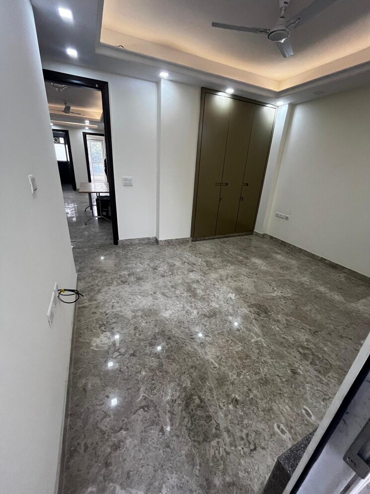 Room, lajpat nagar 4 3 Bedroom 1800 Sq.Ft. Builder Floor In Lajpat Nagar 4 Delhi 9575331