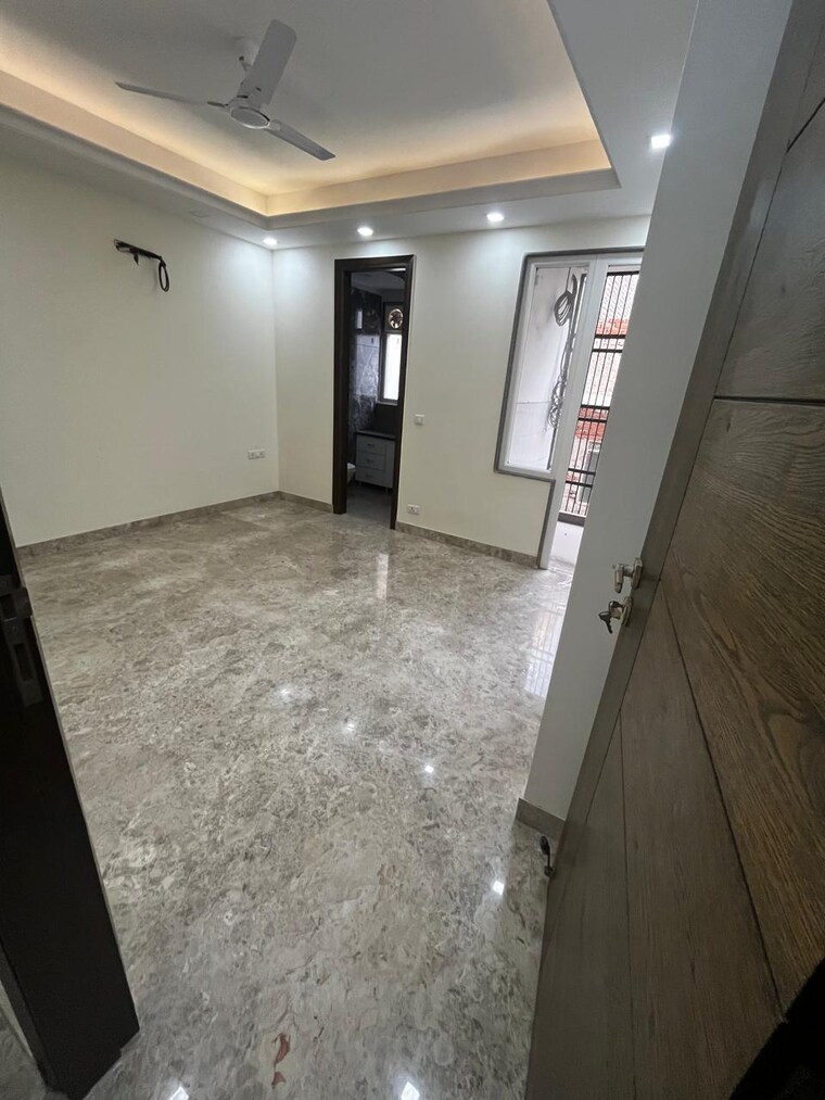 Room, lajpat nagar 4 3 Bedroom 1800 Sq.Ft. Builder Floor In Lajpat Nagar 4 Delhi 9575331