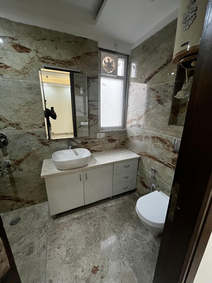 Kitchen, lajpat nagar 4 3 Bedroom 1800 Sq.Ft. Builder Floor In Lajpat Nagar 4 Delhi 9575331