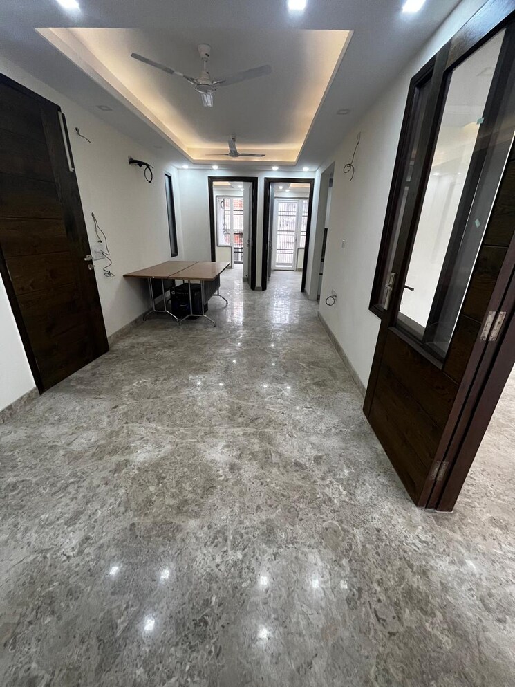 Room, lajpat nagar 4 3 Bedroom 1800 Sq.Ft. Builder Floor In Lajpat Nagar 4 Delhi 9575331