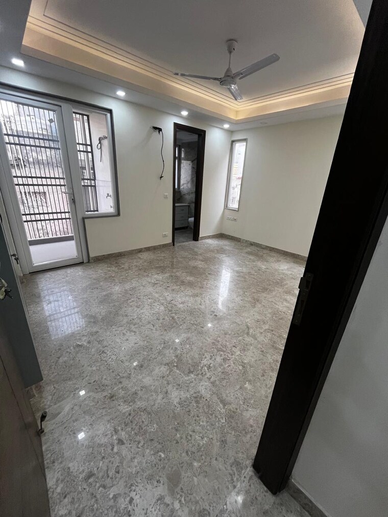 Room, lajpat nagar 4 3 Bedroom 1800 Sq.Ft. Builder Floor In Lajpat Nagar 4 Delhi 9575331
