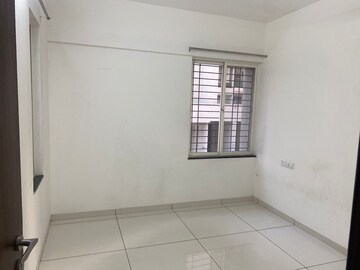 Room in 2 BHK Independent House at Sector 17 – for Rent