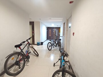 Parking in 1.5 BHK Apartment at Lodha Amara, Kolshet Road – for Rent