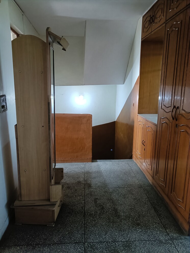 Bathroom, vasundhara enclave 3 Bedroom 1800 Sq.Ft. Apartment In Vasundhara Enclave Delhi 9575424