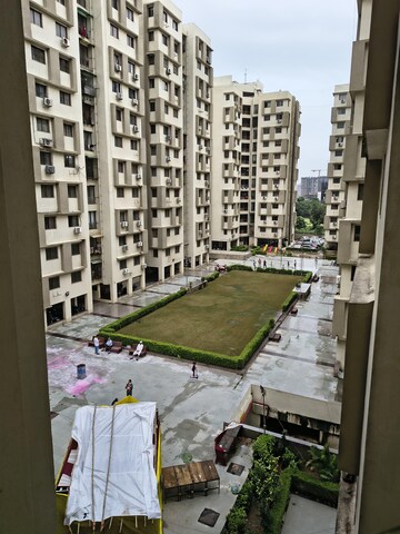 Master Plan in 2 BHK Apartment at Adani Pratham, Near Nirma University On Sg Highway – for Rent