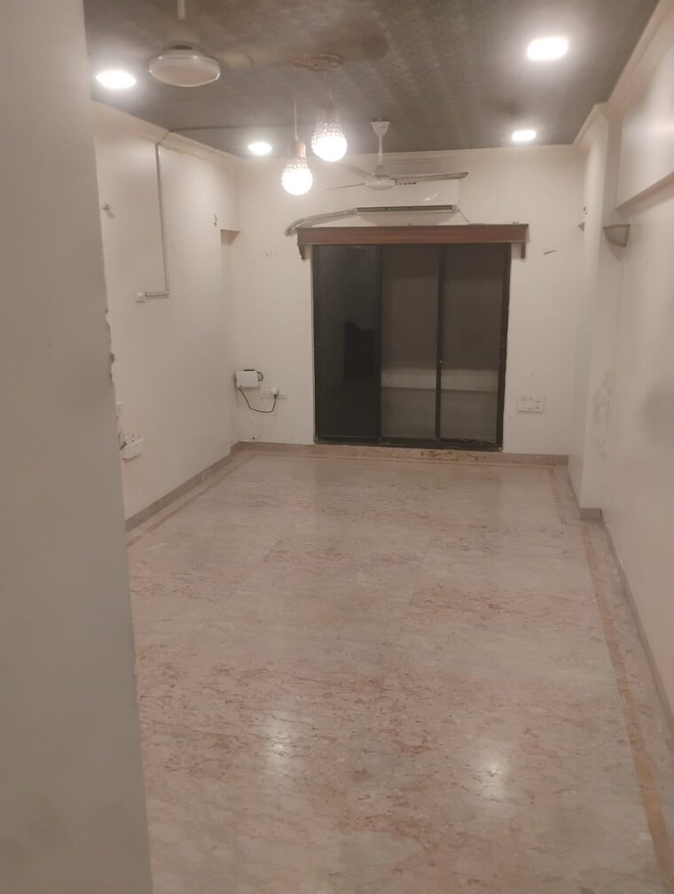 Room, bandra west 1 Bedroom 500 Sq.Ft. Apartment In Bandra West Mumbai 9575604
