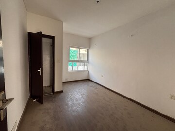 Room in 3 BHK Builder Floor at BPTP Park Elite Floor II, Sector 75 – for Sale