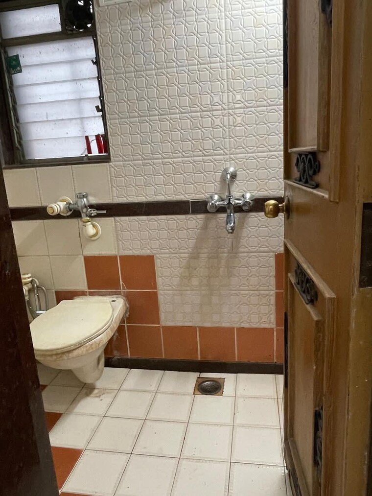 Attached Bathroom, vasant-sagar 2 Bedroom 1029 Sq.Ft. Apartment In Kandivali East Mumbai 9575786