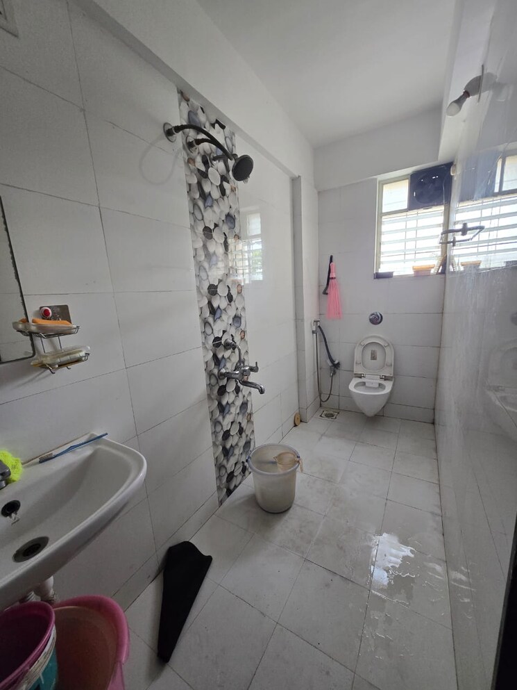 Bathroom, abhishekh-apartment-happy-colony 2 Bedroom 1100 Sq.Ft. Apartment In Kothrud Pune 9575864