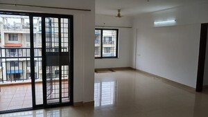 Room in 3 BHK Apartment at Wadgaon Sheri – for Rent