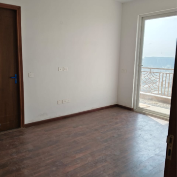 Room in 3 BHK Apartment at Aerocity – for Rent