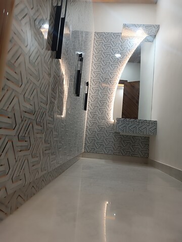 Bathroom in 4 BHK Villa at Modipuram – for Sale