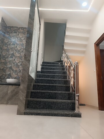 4 BHK Villa For Sale in Modipuram