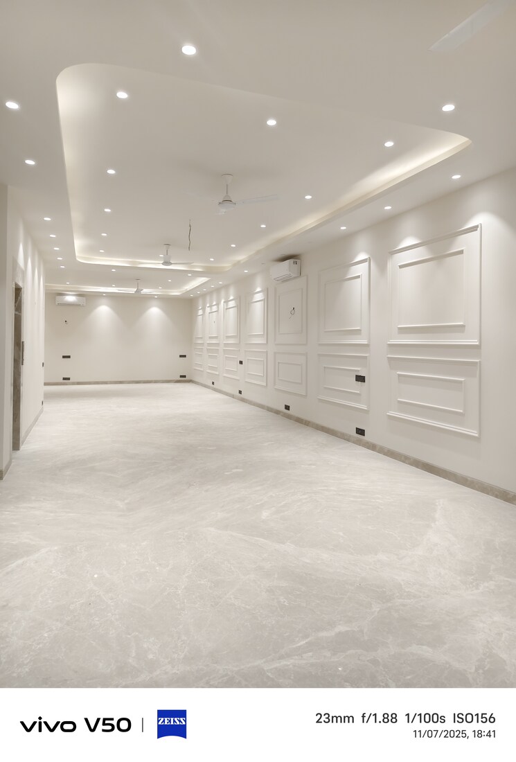 Room, greater kailash i 3 Bedroom 208 Sq.Yd. Builder Floor In Greater Kailash I Delhi 9575970