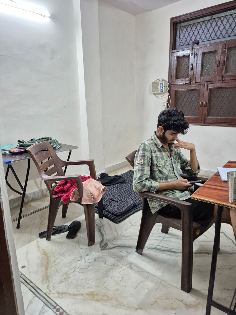 Living Room, acharya niketan 2.5 Bedroom 480 Sq.Ft. Builder Floor In Acharya Niketan Delhi 9575976