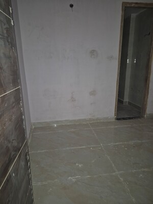 Furnished Amenities in 2 BHK Builder Floor at Acharya Niketan – for Rent