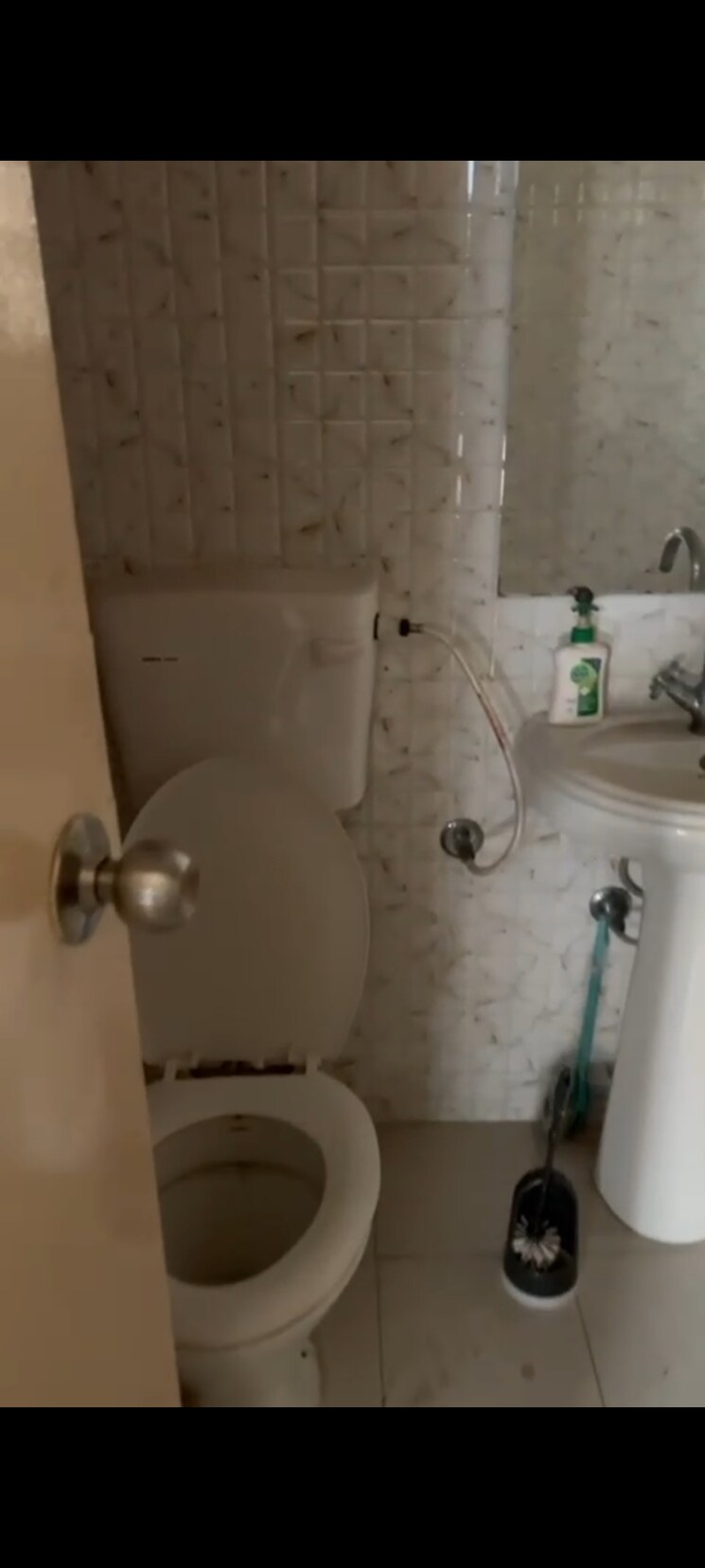 Bathroom, gaur-city-6th-avenue 2 Bedroom 980 Sq.Ft. Apartment In Sector 4 Greater Noida Greater Noida 9576041