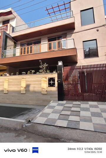 6+ BHK Independent House For Sale in RWA Apartments Sector 41, Sector 41