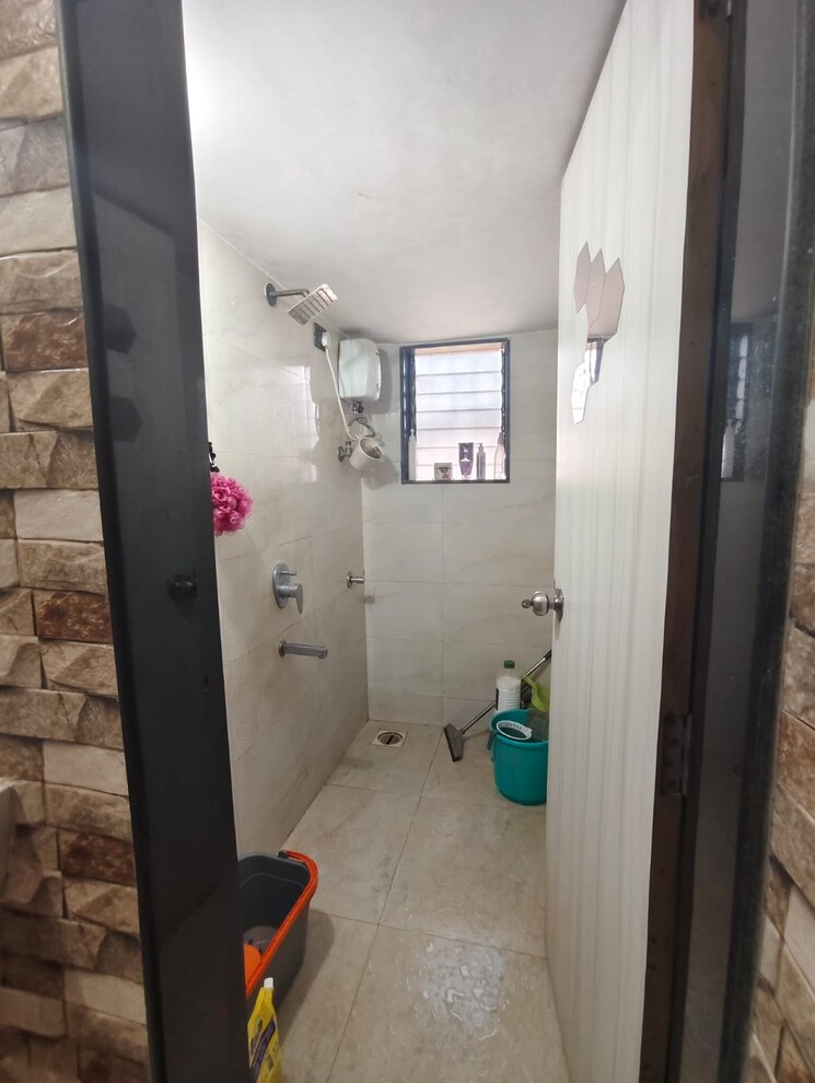 Bathroom, asmita-jyoti-chs 1 Bedroom 500 Sq.Ft. Apartment In Malad West Mumbai 9576035