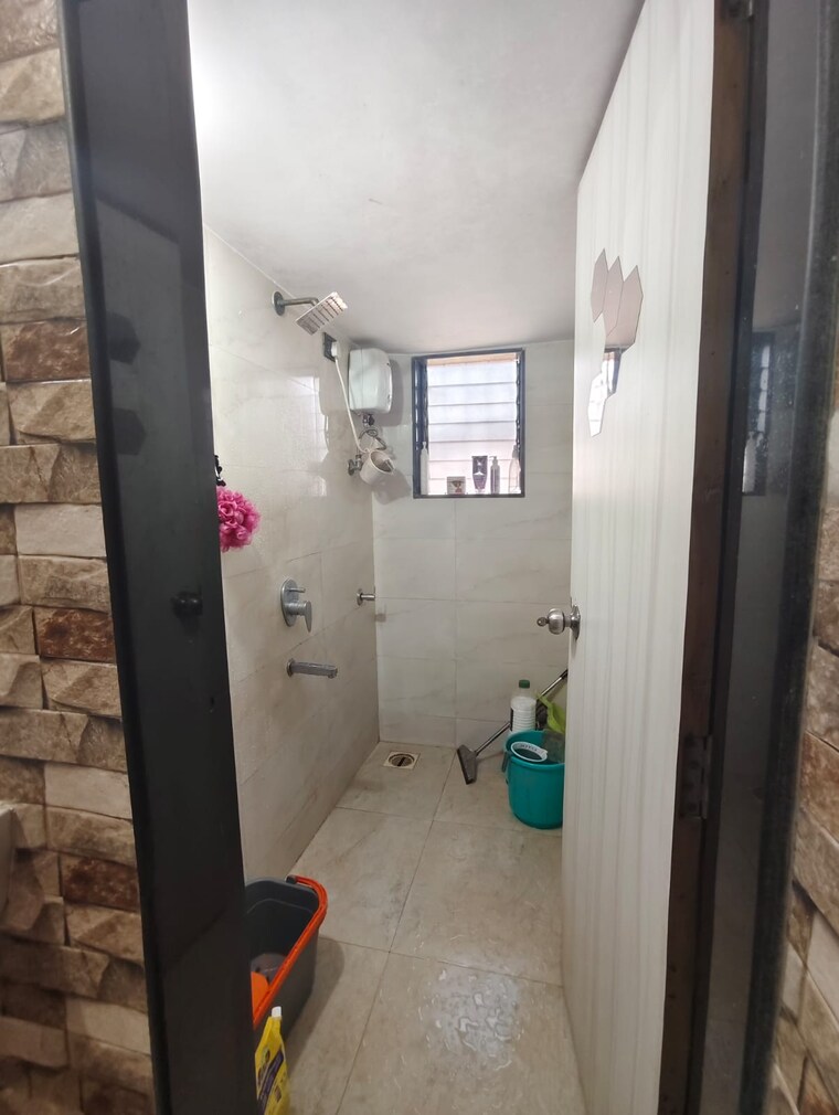 Bathroom, asmita-jyoti-chs 1 Bedroom 500 Sq.Ft. Apartment In Malad West Mumbai 9576035