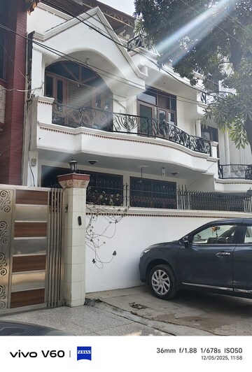 6+ BHK Independent House For Sale in RWA Apartments Sector 41, Sector 41