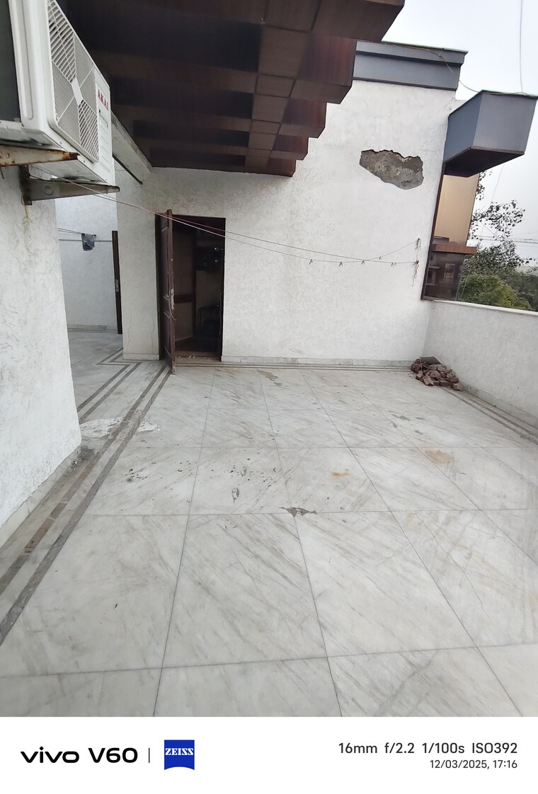 Room, rwa-apartments-sector-41 6+ Bedroom 180 Sq.Mt. Independent House In Sector 41 Noida 9576047