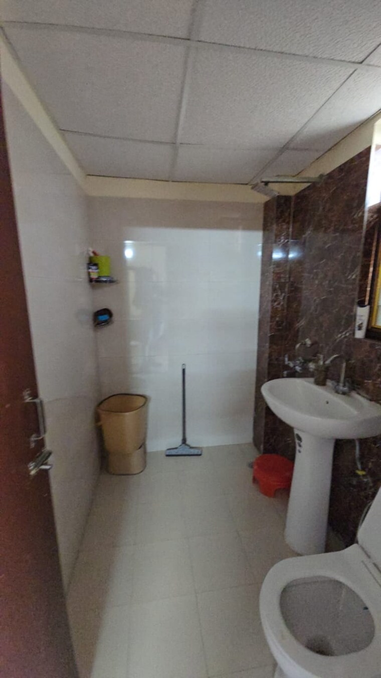 Bathroom, sanchar-residency 3.5 Bedroom 1779 Sq.Ft. Apartment In Raj Nagar Extension Ghaziabad 9576060