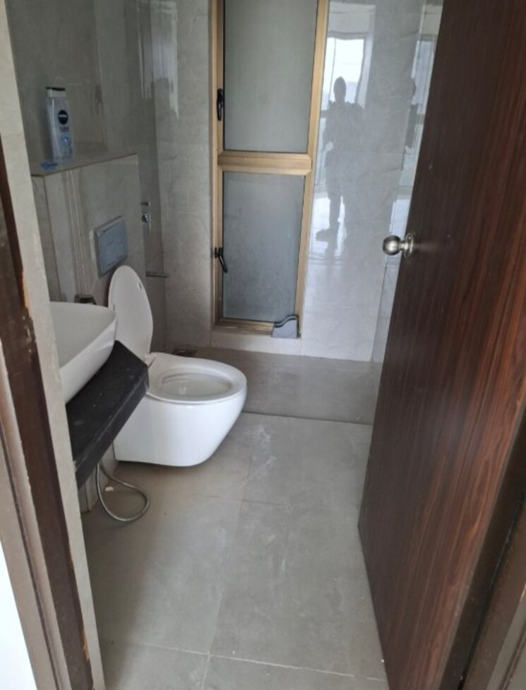 Bathroom, dosti-vihar 2 Bedroom 850 Sq.Ft. Apartment In Samata Nagar Thane 9492855