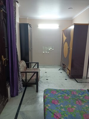 Furnished Amenities in 1 BHK Builder Floor at Preet Vihar – for Rent