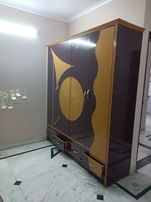 Furnished Amenities in 1 BHK Builder Floor at Preet Vihar – for Rent