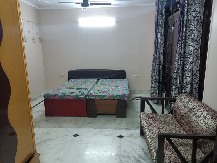 Bedroom, preet vihar 1 Bedroom 1300 Sq.Ft. Builder Floor In Preet Vihar Delhi 9576076