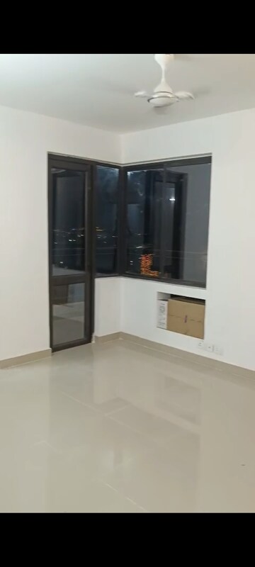 Kitchen in 2.5 BHK Apartment at RG Luxury Homes, Sector 16b Greater Noida – for Rent