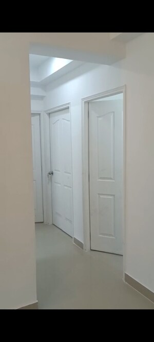 2.5 BHK Apartment For Rent in RG Luxury Homes, Sector 16b Greater Noida