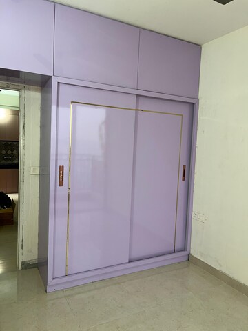 Room in 3 BHK Apartment at Signature Global Golf Greens, Sector 79 – for Rent