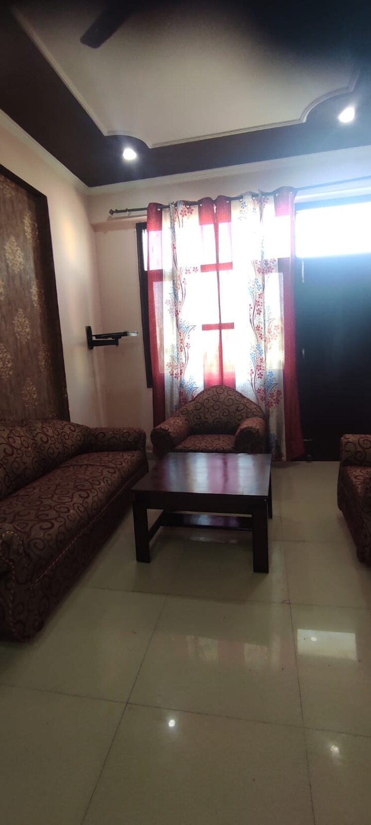 Living Room, vip road 2 Bedroom 1100 Sq.Ft. Builder Floor In Vip Road Zirakpur 9576087