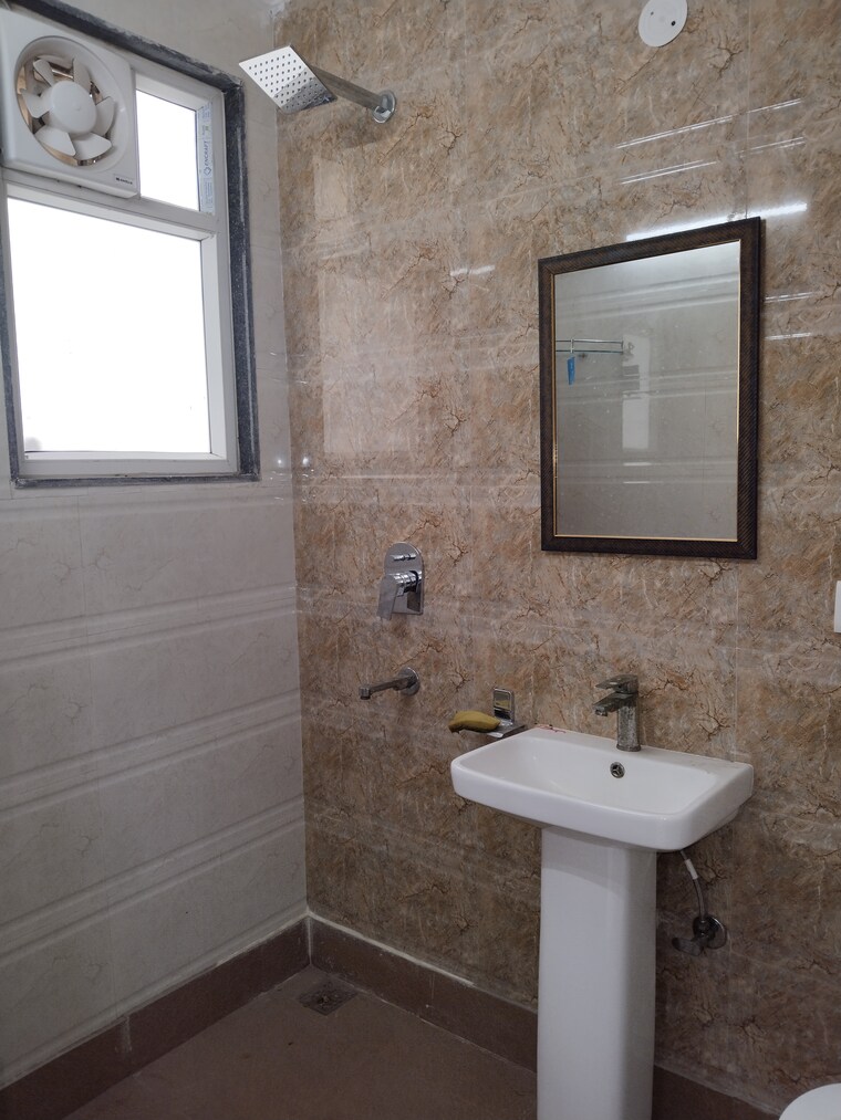 Bathroom, panchsheel vihar 3 Bedroom 1250 Sq.Ft. Apartment In Panchsheel Vihar Delhi 9576108