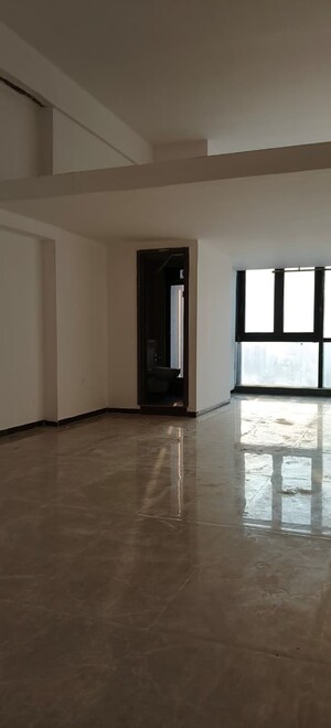 Room in  Office Space at Chandra Arc One, Andheri West – for Rent