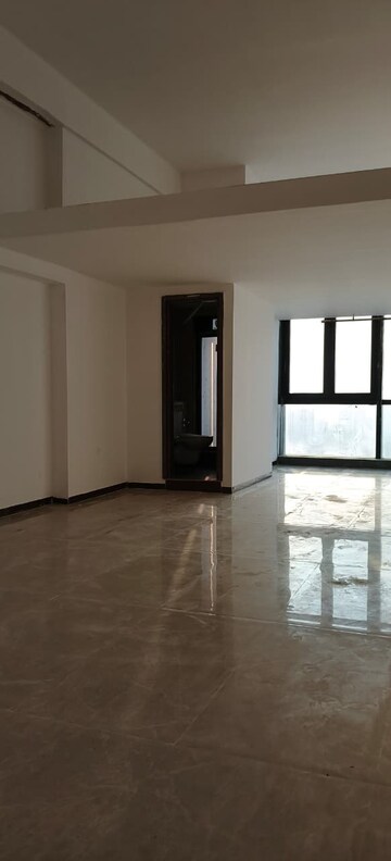 Room in  Office Space at Chandra Arc One, Andheri West – for Rent