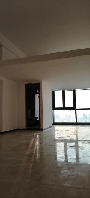 Room in  Office Space at Chandra Arc One, Andheri West – for Rent