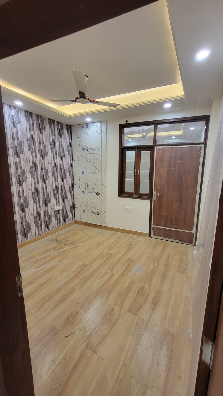 Room, sector 89 2 Bedroom 750 Sq.Ft. Builder Floor In Sector 89 Noida 9576144