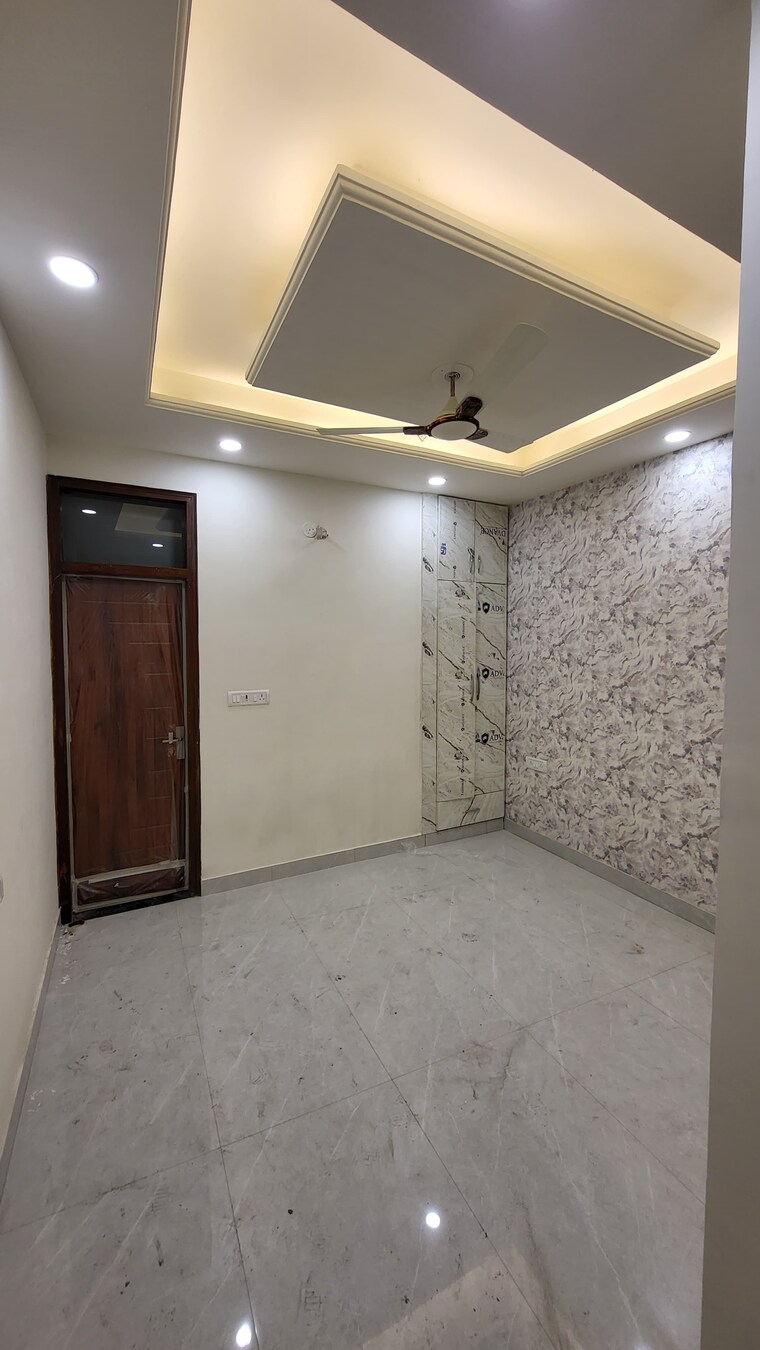Room, sector 89 2 Bedroom 750 Sq.Ft. Builder Floor In Sector 89 Noida 9576144