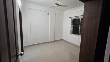 Room in 2 BHK Apartment at Vignana Nagar – for Rent