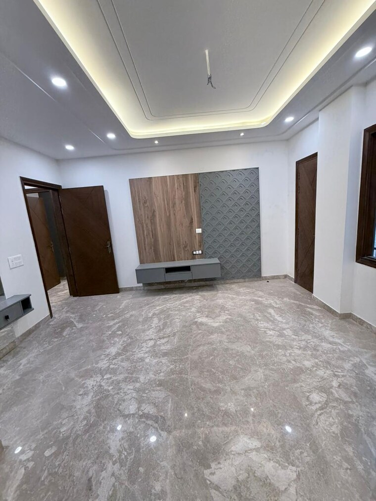 Master Bedroom, paschim vihar 3 Bedroom 185 Sq.Yd. Builder Floor In Paschim Vihar Delhi 9576155